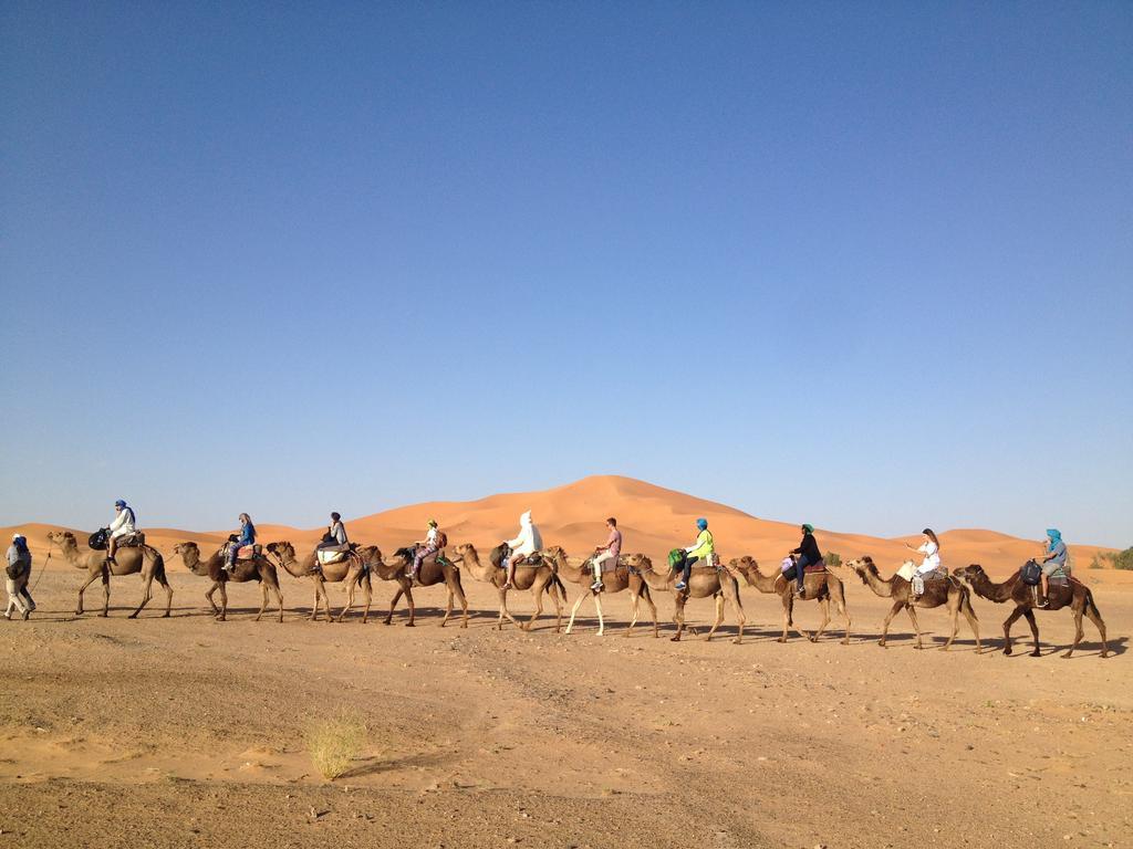 Hôtel Berber luxury camp à Merzouga Extérieur photo