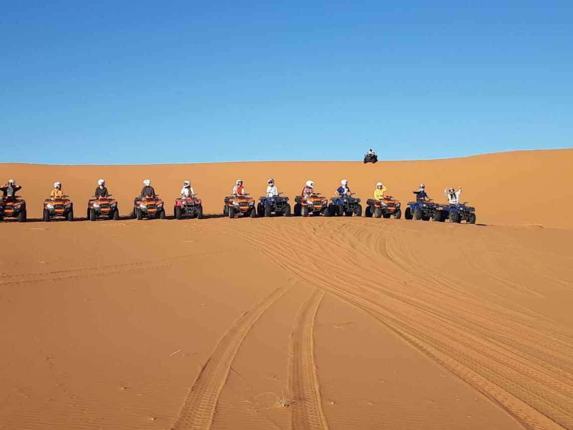 Hôtel Berber luxury camp à Merzouga Extérieur photo