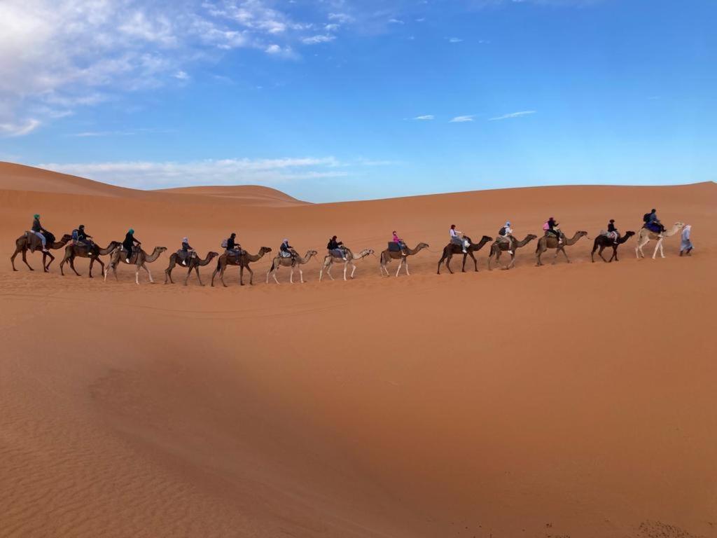 Hôtel Berber luxury camp à Merzouga Extérieur photo