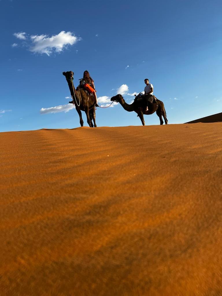 Hôtel Berber luxury camp à Merzouga Extérieur photo