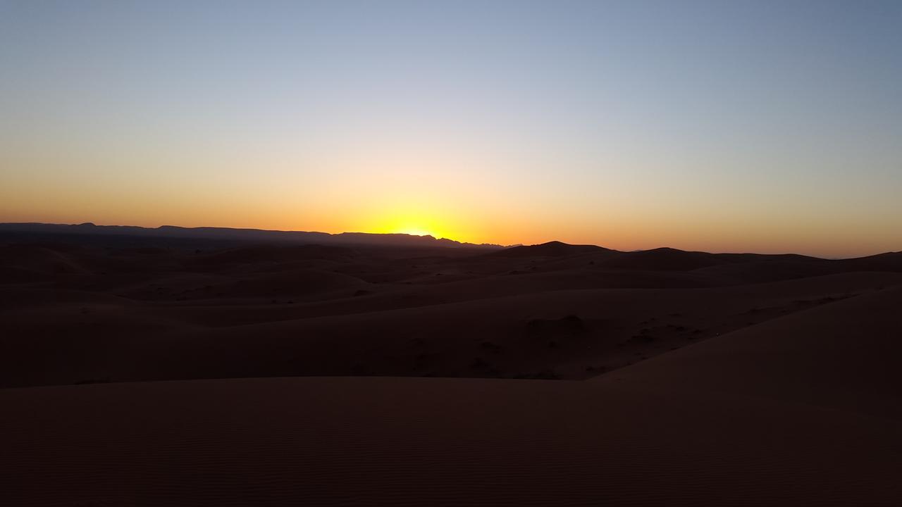 Hôtel Berber luxury camp à Merzouga Extérieur photo