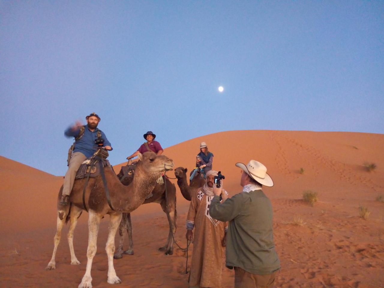 Hôtel Berber luxury camp à Merzouga Extérieur photo